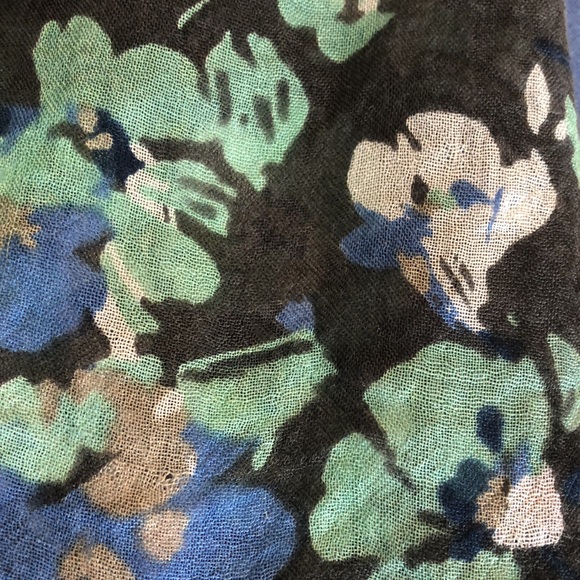 Scarf - Picture 2 of 3